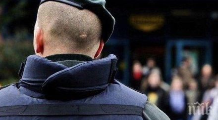 френската полиция задържа мъж планирал нападение минувачи нож