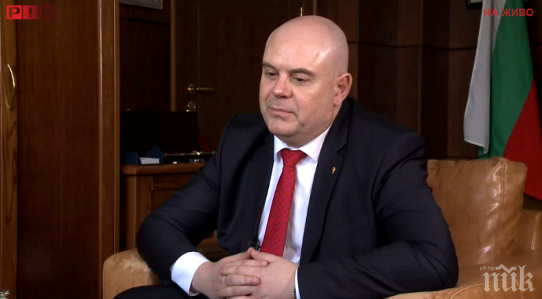Главният прокурор Иван Гешев приема Корнелия Нинова заради кризата в Перник
