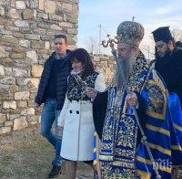 Караянчева присъства на ритуалното хвърляне на кръста във водите на р. Арда