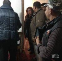 ОГНЕН АД: Пожар остави без покрив 9-членно семейство (СНИМКИ)