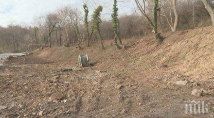 свлачище погълне плажа къмпинг черноморец заради изсичане гора