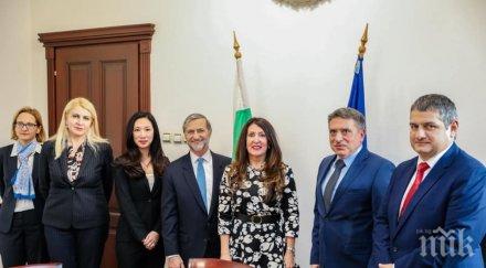 посланикът сащ срещна министъра правосъдието данаил кирилов снимки