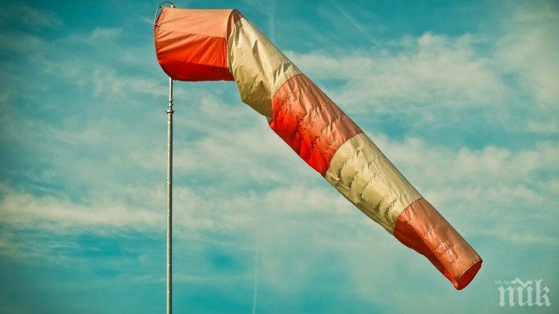 Опасно време: Скоростта на вятъра в Сливен достига над 122 км/ч
