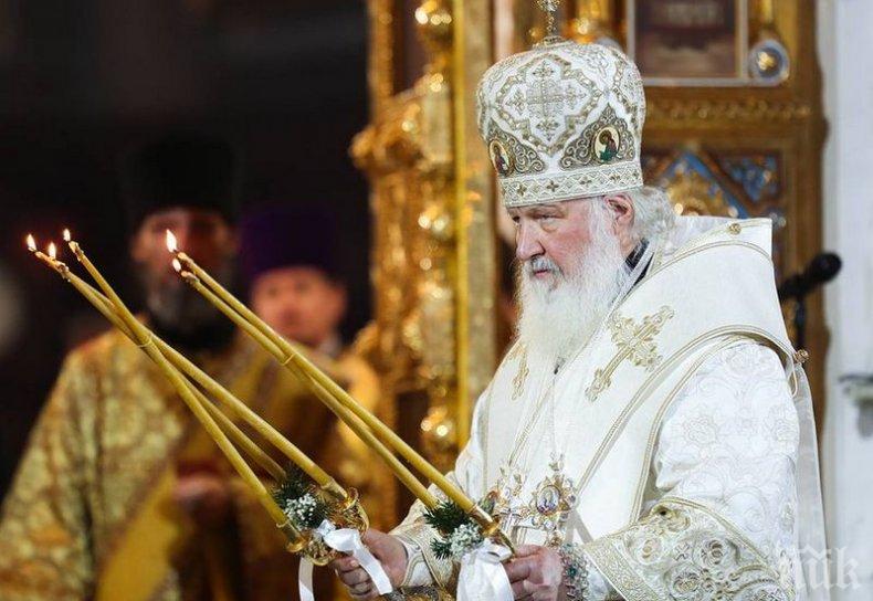 Руският патриарх Кирил отслужи коледна литургия в катедралата „Христос Спасител“ (ВИДЕО)