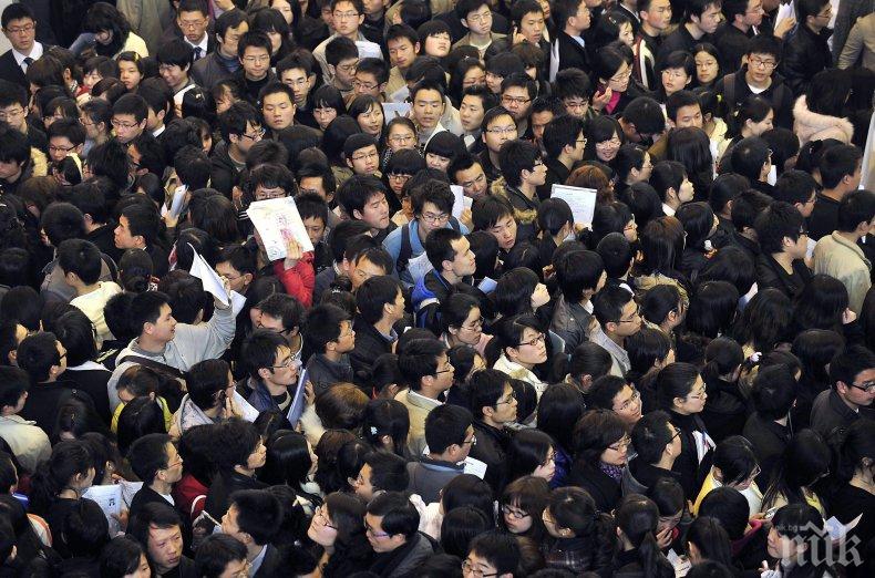 Непал депортира 122 китайци заради измами в интернет