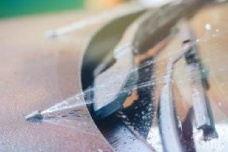 Замръзва ли зимната течност за чистачки