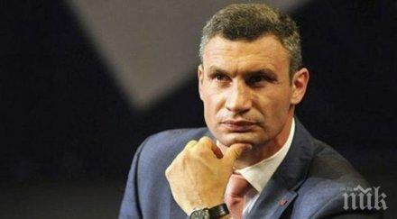 виталий кличко претърпя спешна операция