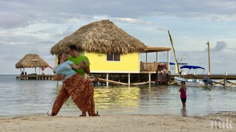 Продават райски остров в Белиз с 6 къщички за мераклии