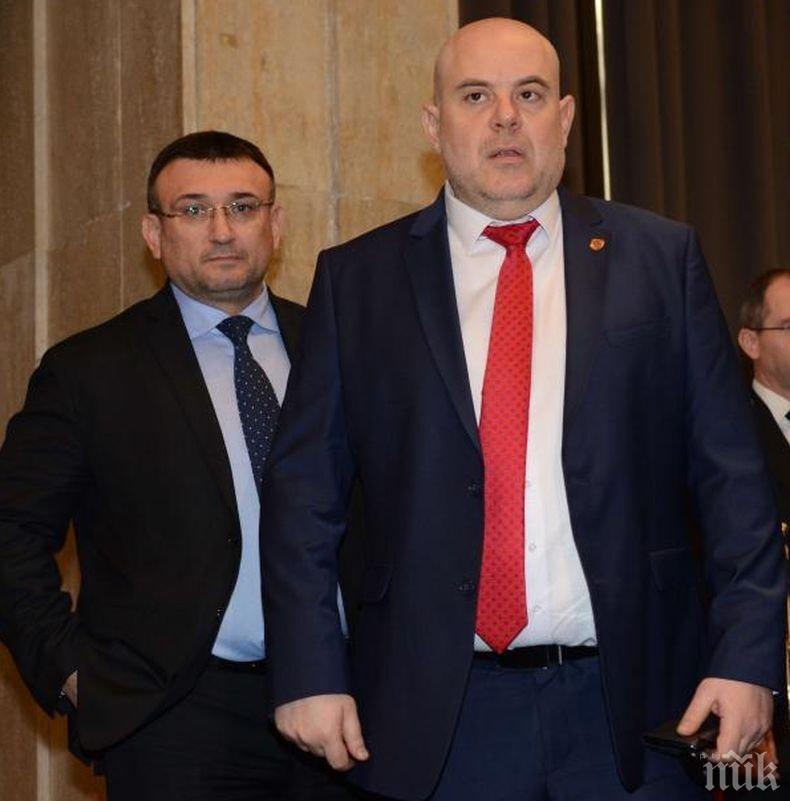 Главният прокурор Гешев и шефът на МВР Младен Маринов на акцията в Галиче (СНИМКИ)