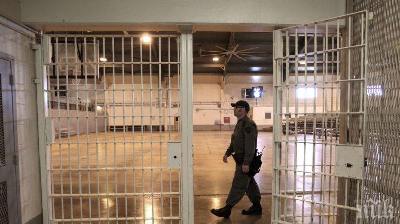 Терористична атака: Затворници нападнаха охраната на британски затвор