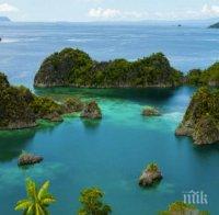 Два острова в Индонезия са под вода
