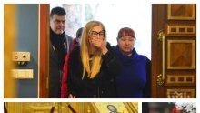 САМО В ПИК: Кончината на Стоянка Мутафова съсипа дъщеря й - осиротялата Муки неузнаваема на панахидата за 40 дни от смъртта на майка си (СНИМКИ)