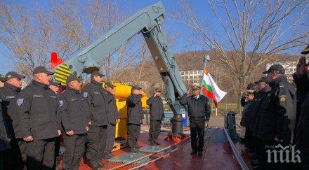 екипажът базов миночистач прибой изпълнява задачи състава втората постоянна противоминна група нато