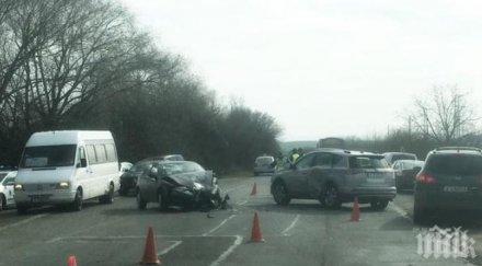 гърци тойота разбиха аварирал хюндай