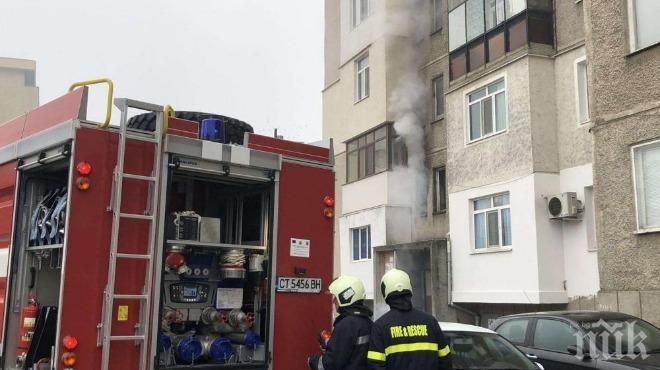 Пожар пламна в блок в Казанлък