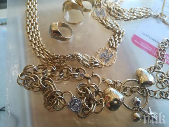 Шофьор натъпка златно имане в седалките на автобус