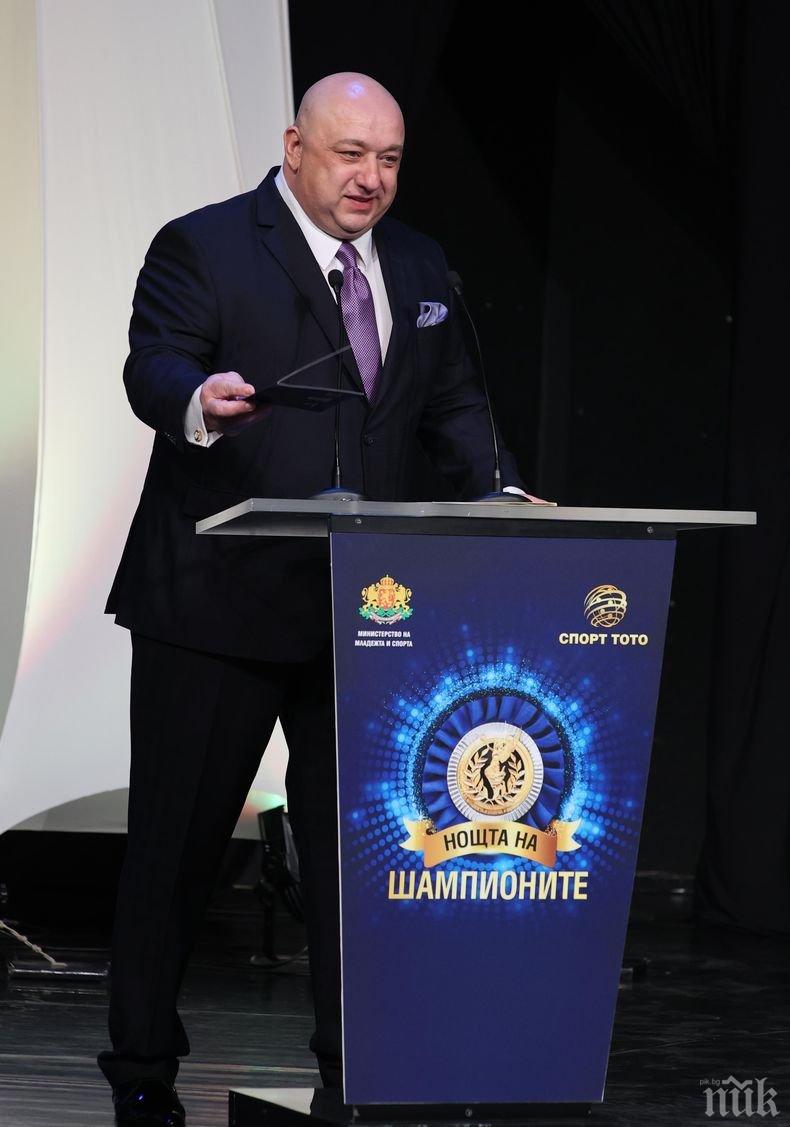 Министър Красен Кралев защити закриването на частните лотарии