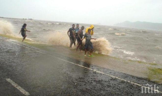 Тропическа буря връхлетя Фиджи