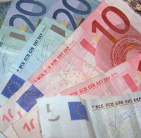 Пенсионерка скри 87 000 евро под жилетка