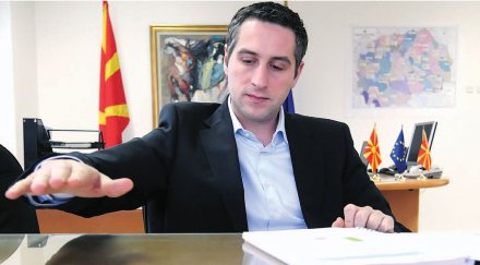 македонски министър търси гении съветници