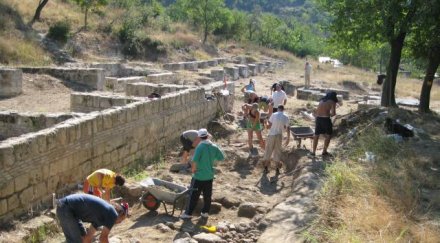 археолози изровиха ковчеже злато