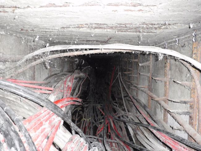 Собственик гърмя по крадци на кабели