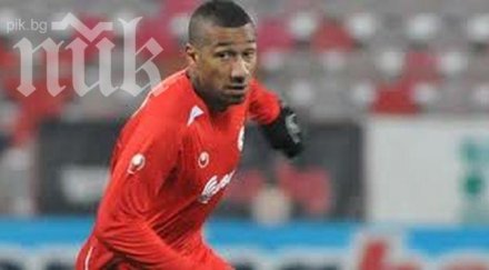 елиот гранден продължи кариератата кристъл палас