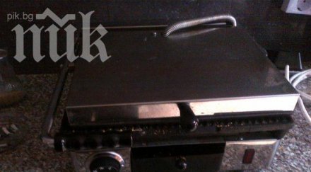 британски пожарникари спасиха мъж заклещил секс тостер