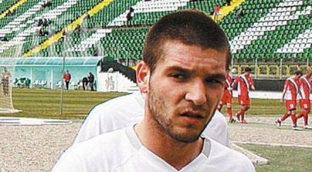 цска пробва скандален десен бек