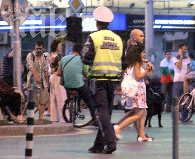 Полицай от ДАНСwithme: Протестите са безумие, не можем да излезем в отпуск