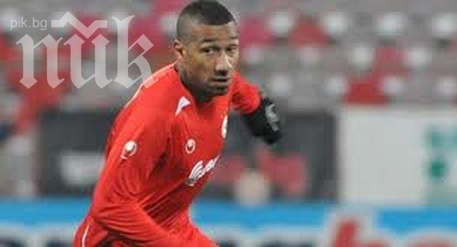 Елиот Гранден ще продължи кариератата си в Кристъл Палас