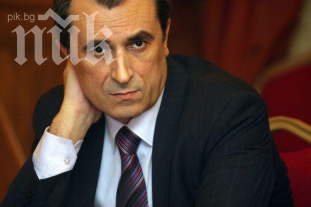 Орешарски: Подкрепят ме много хора, правителството продължава да работи