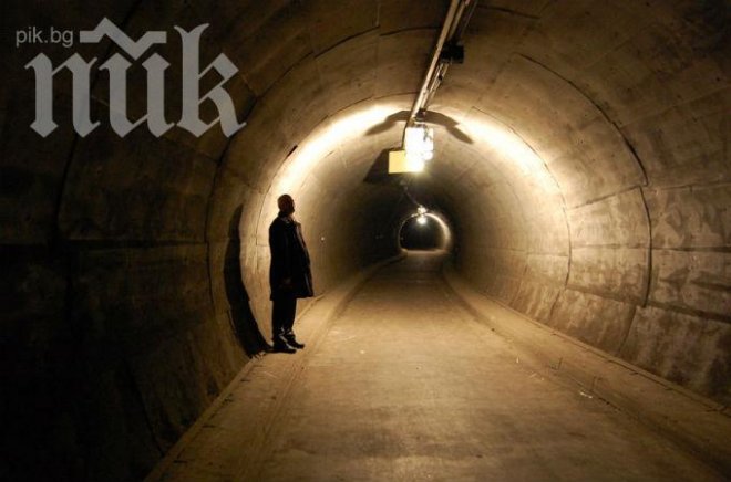 Над 200 км тайни тунели опасват земята под София