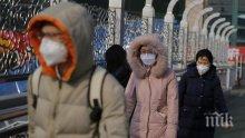 УЖАС: Заразени с коронавирус падат, докато вървят по улиците в Китай