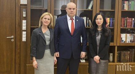 главният прокурор иван гешев прие юридическия съветник посолството сащ снимки