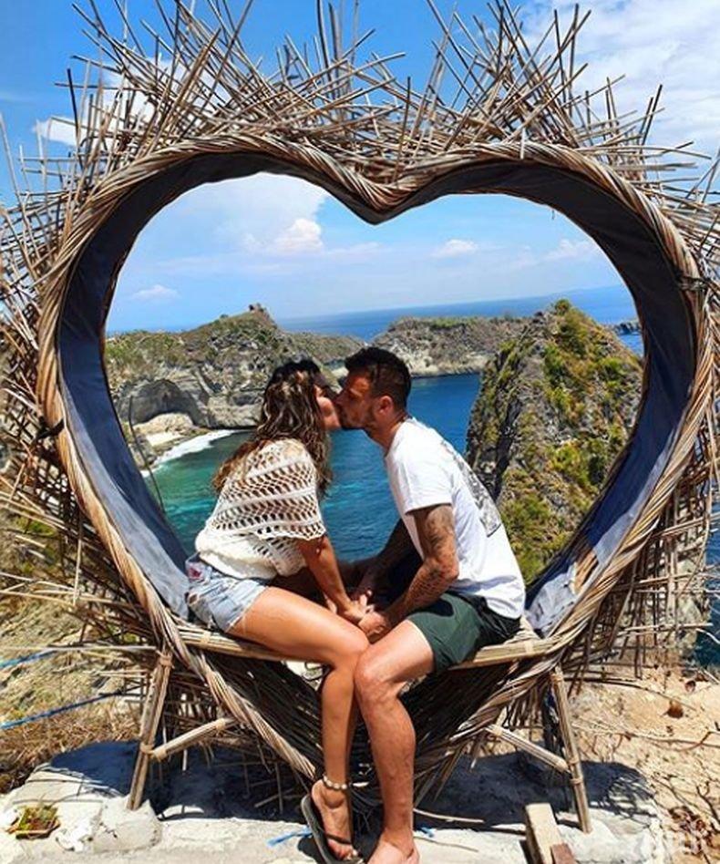 ГОРЕЩО: Кикбоксьорка с яка дупара идва на Герена - вижте сексапилната изгора на новия вратар на сините (СНИМКИ)