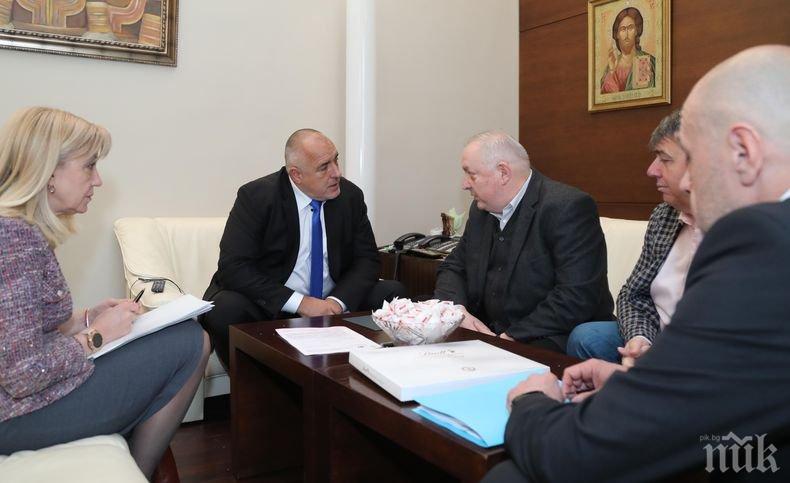 ПЪРВО В ПИК: Борисов на среща с Камарата на строителите, ще помагат на Перник