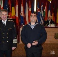 Наградиха матрос от ВМС, спасил човешки живот