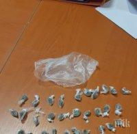 Тръшнаха четирима дилъри на дрога в Столипиново (СНИМКИ)