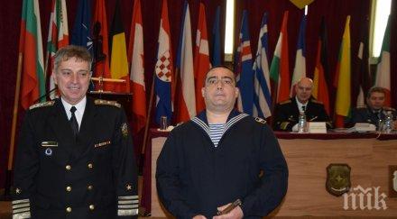 наградиха матрос вмс спасил човешки живот