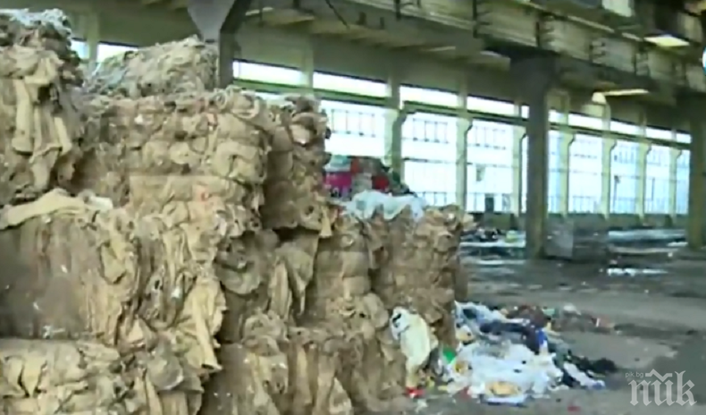 Батак скочи срещу складиран италиански боклук