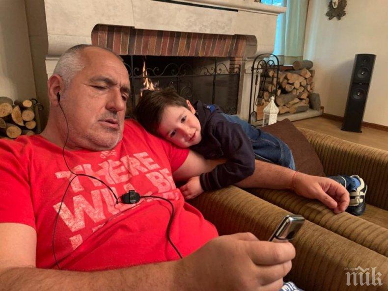 САМО В ПИК И РЕТРО: Малкият Бойко става на 4 години (СНИМКИ)