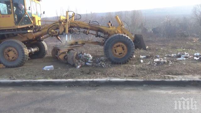 Боклуци затрупаха входа на Силистра