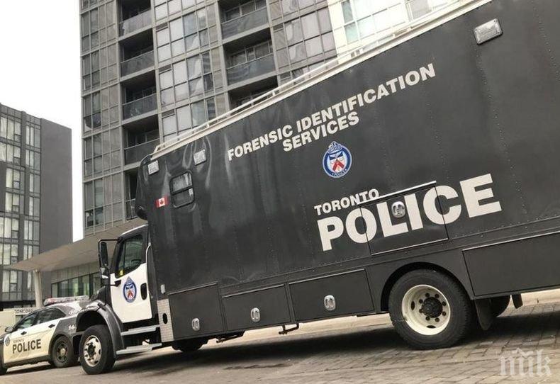 Трима убити и двама ранени при стрелба в Торонто

 