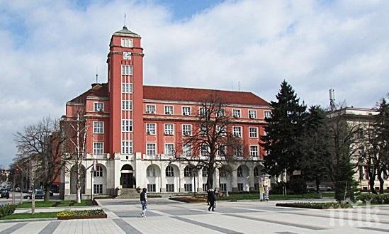 БЕЗУМИЕ! Чиновници от Плевен оставиха семейства без право на собственост