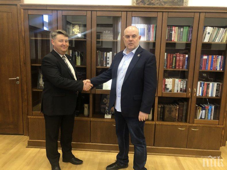 Главният прокурор Иван Гешев подписа споразумения за сътрудничество с Асоциацията на прокурорите и Камарата на следователите