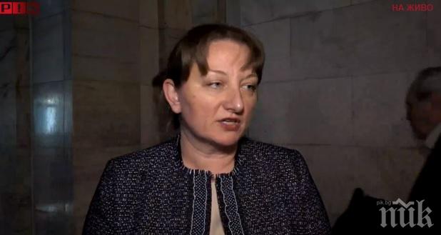 Изслушват социалния министър в парламента