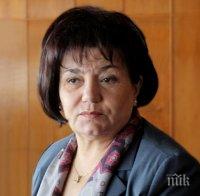 СКАНДАЛ: Янка Такева притискала директори на училища да подкрепят конкретно издателство при избор на учебници