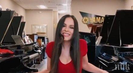 американска пианистка взриви социалните мрежи видео