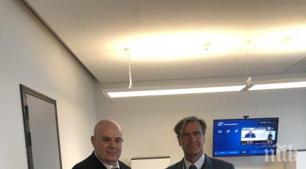 извънредно пик главният прокурор иван гешев представя приоритетите прокуратурата франс тимерманс